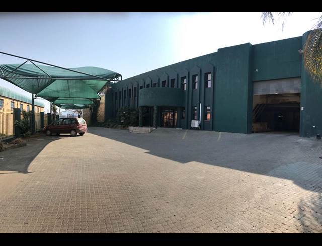 1,100M² WAREHOUSE TO LET IN LASER PARK