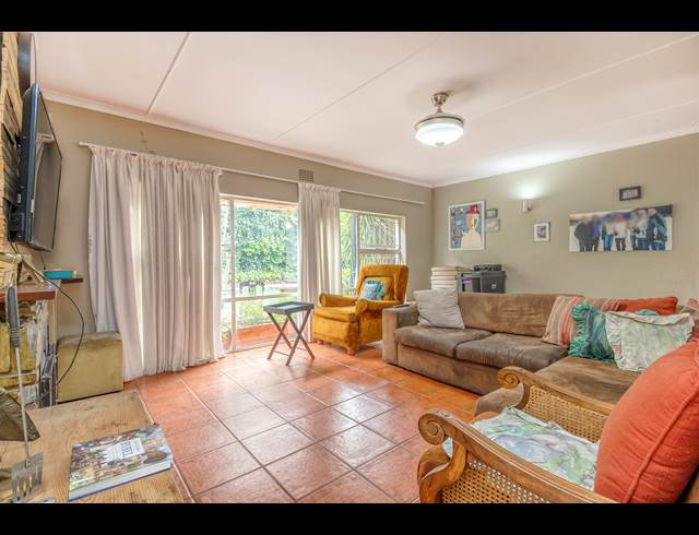 4 BEDROOM FREEHOLD RENTED IN FONTAINEBLEAU