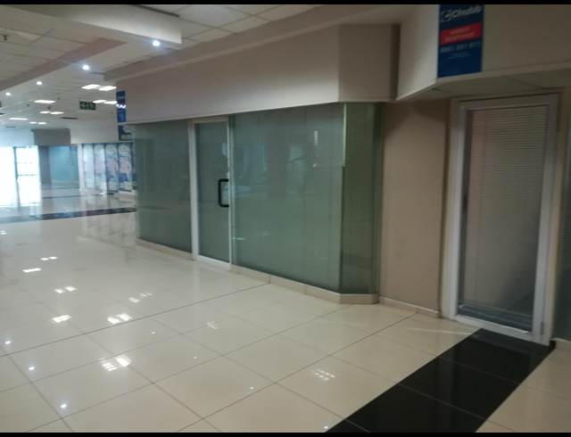 86M² RETAIL TO LET IN ASHLEY