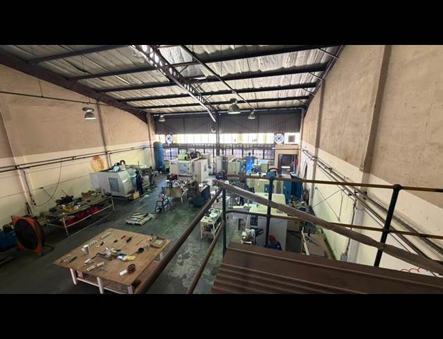 460M² WAREHOUSE TO LET IN ROSSLYN