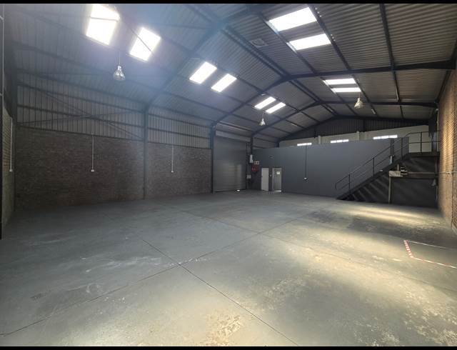 280M² WAREHOUSE TO LET IN ANDERBOLT