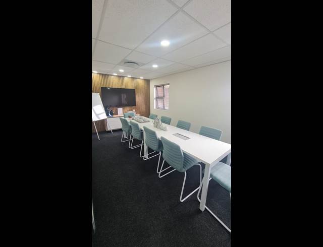 6M² OFFICE TO LET IN MIDDELBURG CENTRAL