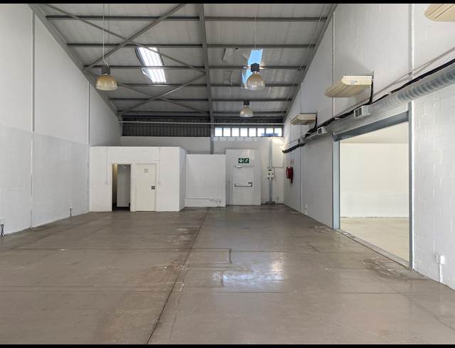 400M² RETAIL TO LET IN TOKAI