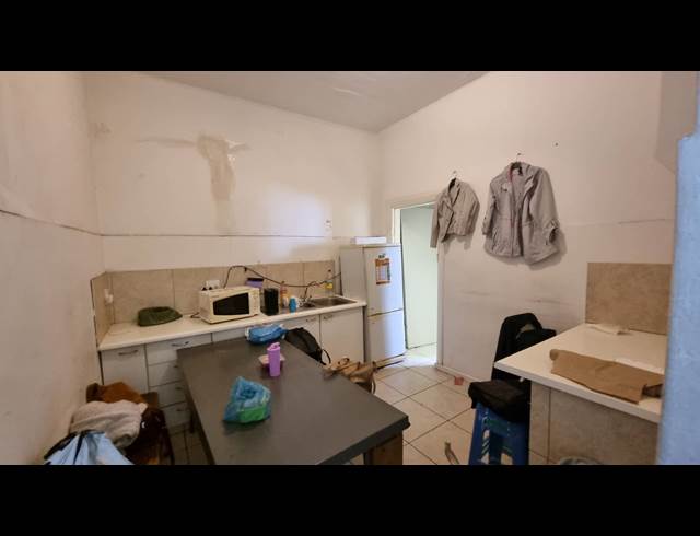 250M² MINI FACTORY TO LET IN SALT RIVER