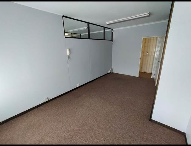 20M² OFFICE RENTED IN DURBANVILLE CENTRAL