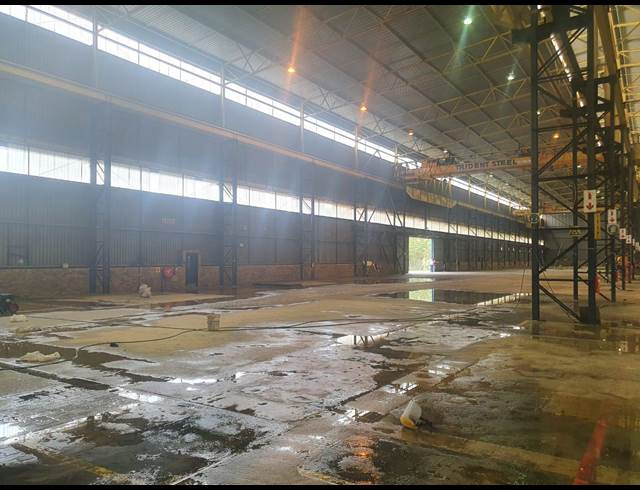 7,145M² WAREHOUSE TO LET IN MAXMEAD