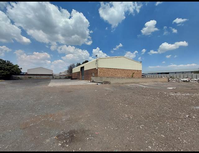 500M² WAREHOUSE TO LET IN POMONA