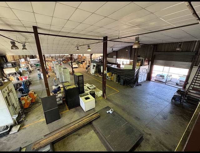 1,313M² WAREHOUSE TO LET IN ROBERTVILLE