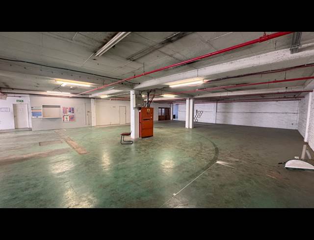 1,615M² WAREHOUSE TO LET IN KEW INDUSTRIAL