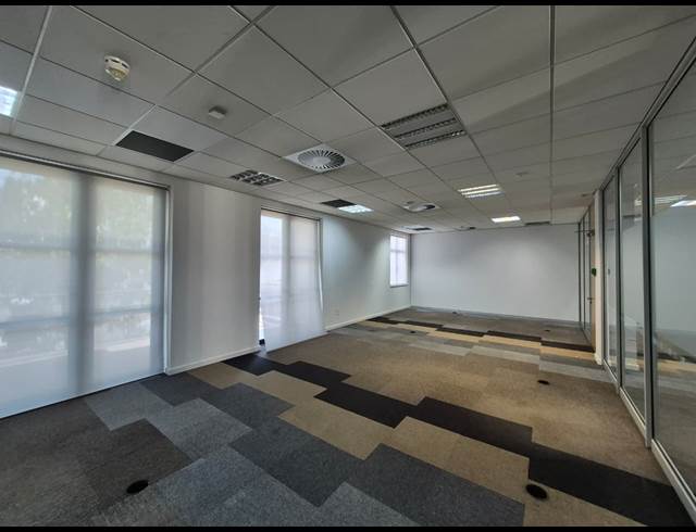 821M² OFFICE TO LET IN ILLOVO
