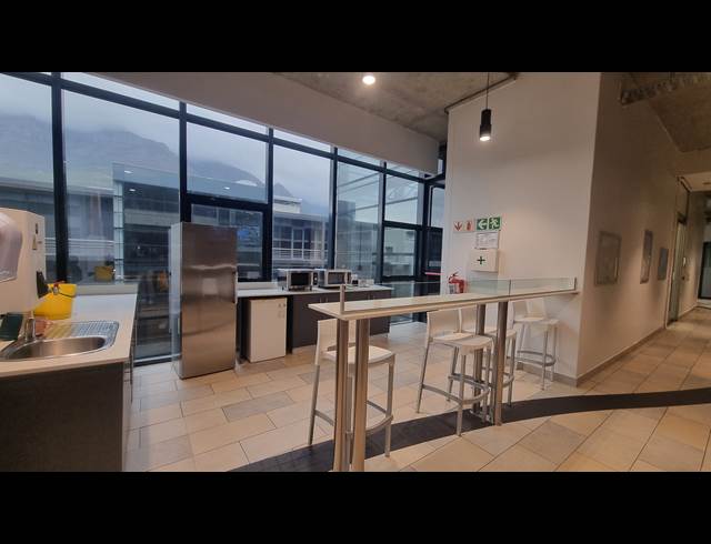 5,141M² OFFICE TO LET IN WOODSTOCK
