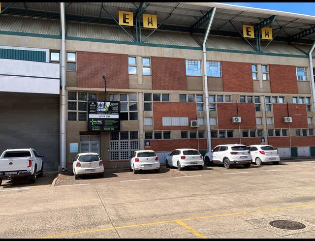 1,370M² WAREHOUSE TO LET IN WESTMEAD