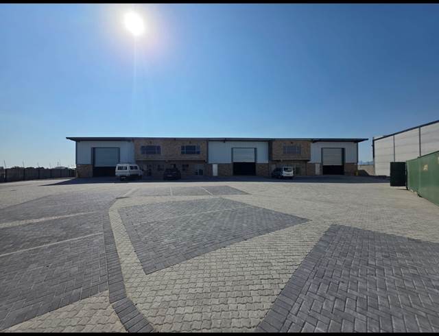 1,350M² WAREHOUSE TO LET IN FIRGROVE INDUSTRIAL ESTATE