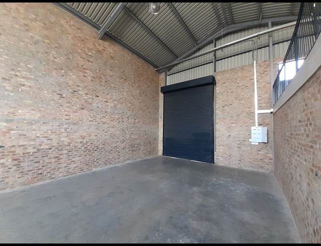 191M² WAREHOUSE TO LET IN LASER PARK