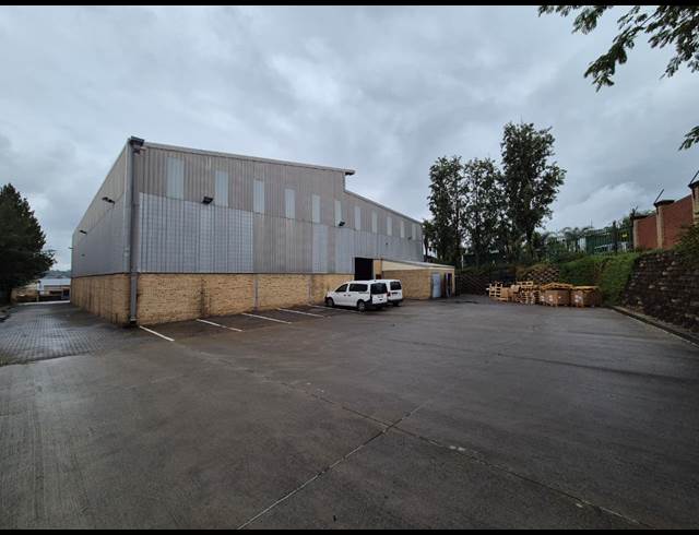 1,700M² WAREHOUSE TO LET IN LINBRO PARK
