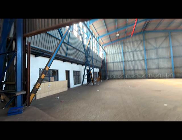 2,602M² WAREHOUSE TO LET IN TUNNEY