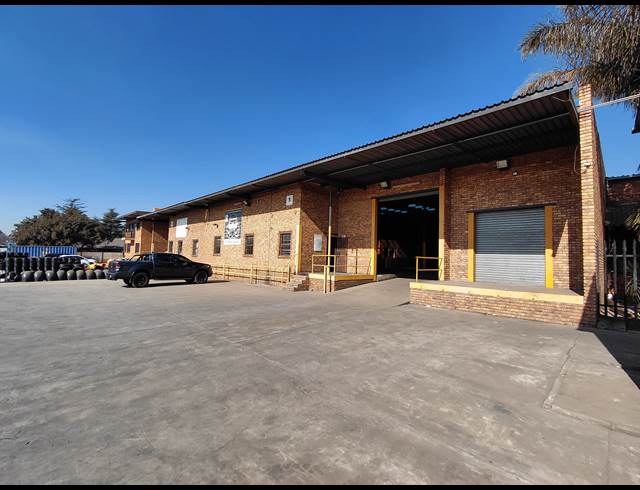 960M² WAREHOUSE TO LET IN POMONA