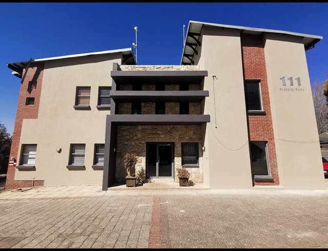 28M² OFFICE TO LET IN RYNFIELD