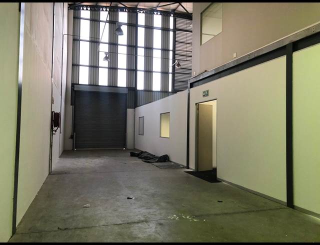 284M² WAREHOUSE TO LET IN MEADOWDALE
