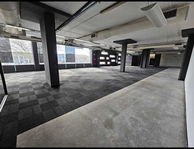 860M² OFFICE TO LET IN PAARDEN EILAND