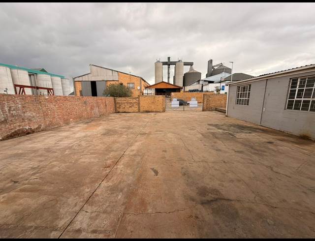 370M² WAREHOUSE TO LET IN MALMESBURY INDUSTRIA