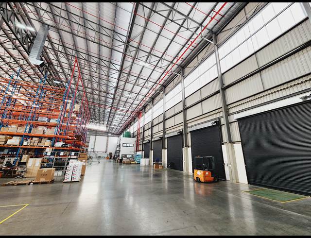 7,463M² WAREHOUSE TO LET IN NORTH RIDING
