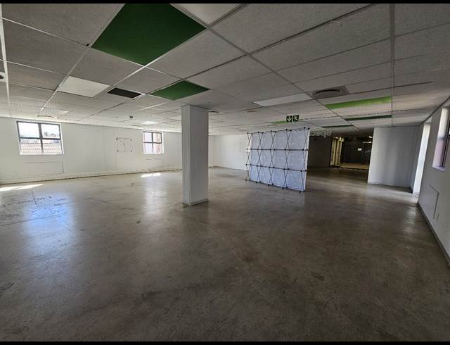 1,083M² OFFICE TO LET IN CENTURY CITY