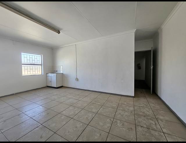 319M² WAREHOUSE TO LET IN SILVERTON