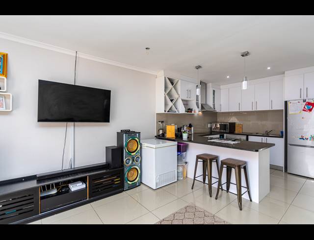 2 BEDROOM HOUSE TO LET IN PARKLANDS EAST