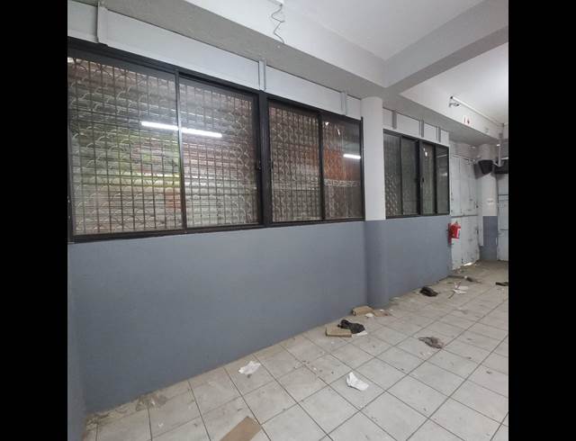 250M² WAREHOUSE TO LET IN MARSHALLTOWN