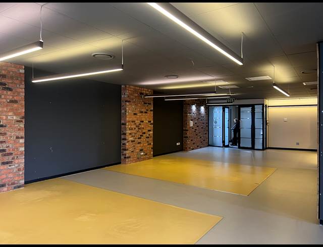 345M² OFFICE TO LET IN HYDE PARK
