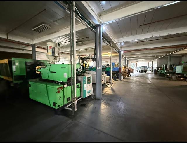 1,400M² BUILDING TO LET IN CROESUS