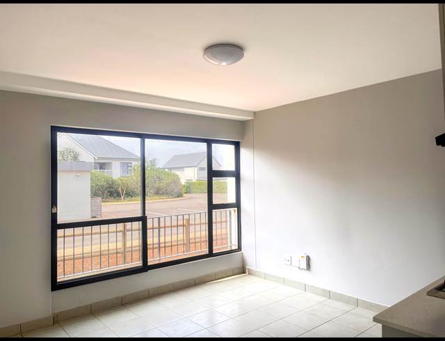 1 BEDROOM PROPERTY TO RENT IN HILLCREST CENTRAL