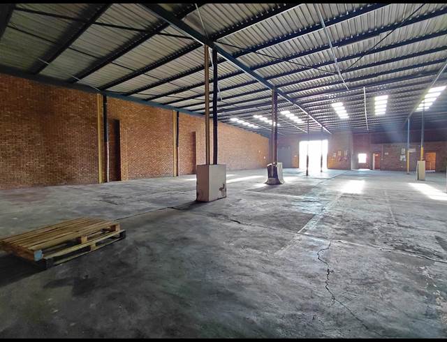 960M² WAREHOUSE TO LET IN POMONA