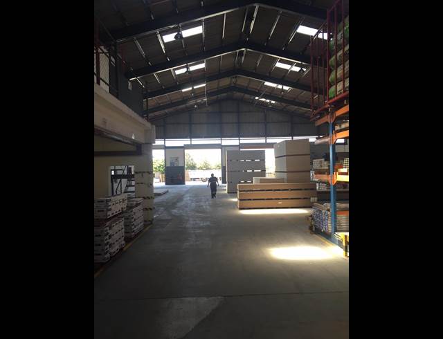 3,160M² FACTORY TO LET IN PAARDEN EILAND