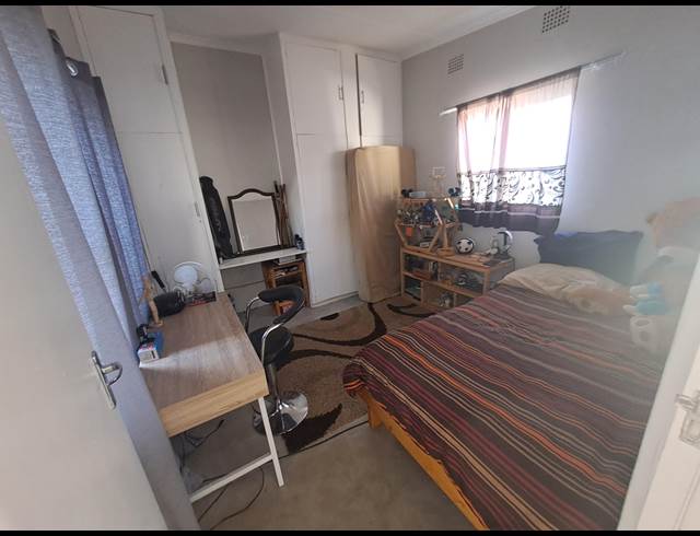 2 bed property to rent in ROUX PARK