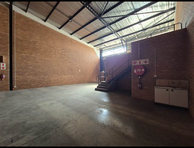 284M² WAREHOUSE TO LET IN DRIEHOEK