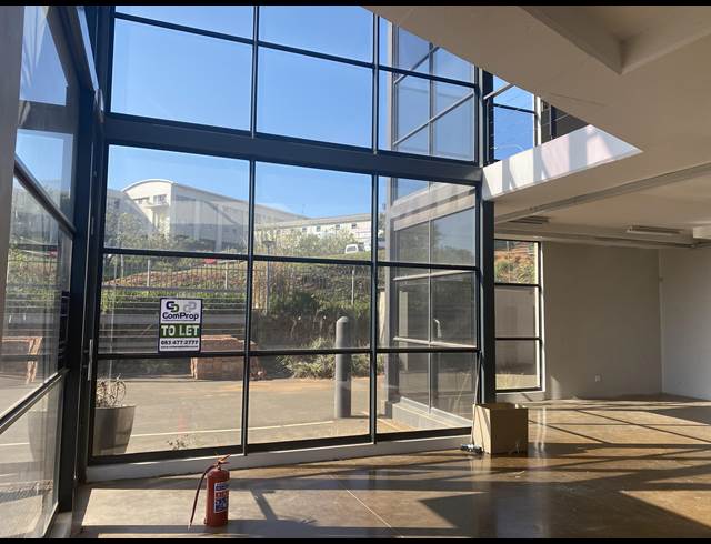 300M² SHOWROOM TO LET IN BALLITO CENTRAL