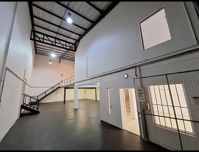 353M² WAREHOUSE TO LET IN NORTH RIDING