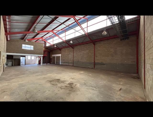326M² WAREHOUSE TO LET IN ROBERTVILLE