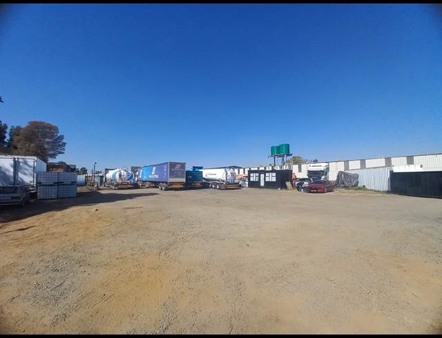 2,400M² WAREHOUSE TO LET IN ANDERBOLT
