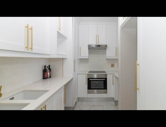 2 BEDROOM APARTMENT TO LET IN BEACHFRONT