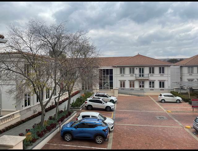425M² OFFICE TO LET IN SANDTON CENTRAL