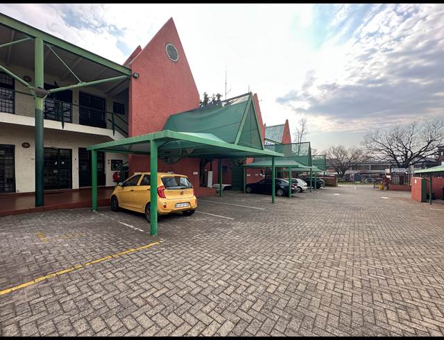 130M² OFFICE TO LET IN HIGHVELD BUSINESS PARK