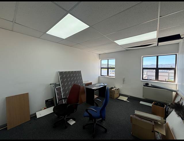 21M² OFFICE TO LET IN AUDAS ESTATE