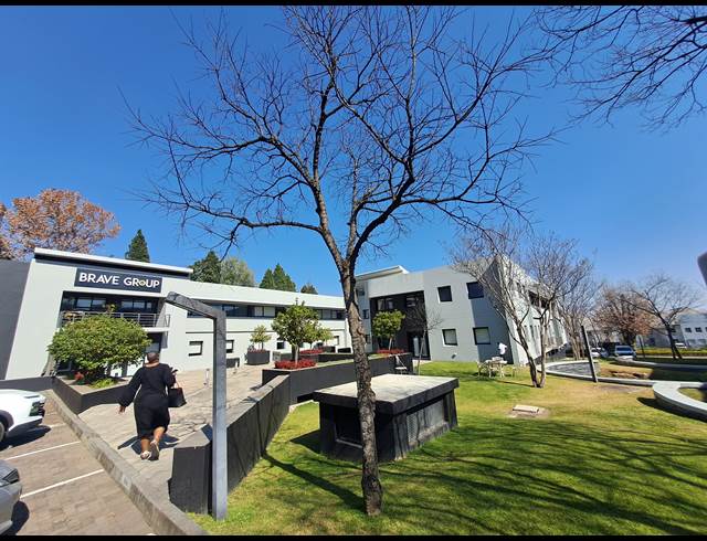 345M² OFFICE TO LET IN HYDE PARK