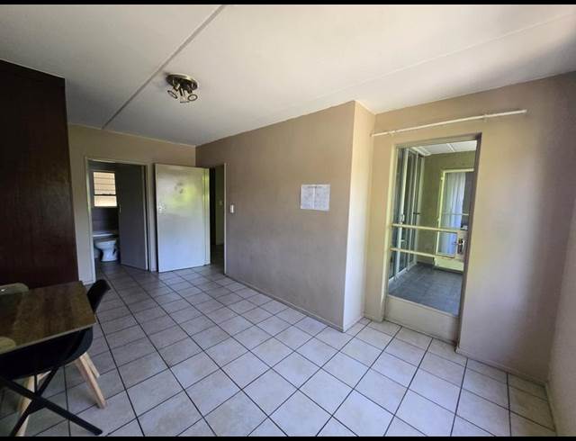 2 BEDROOM PROPERTY TO RENT IN BRAAMFONTEIN