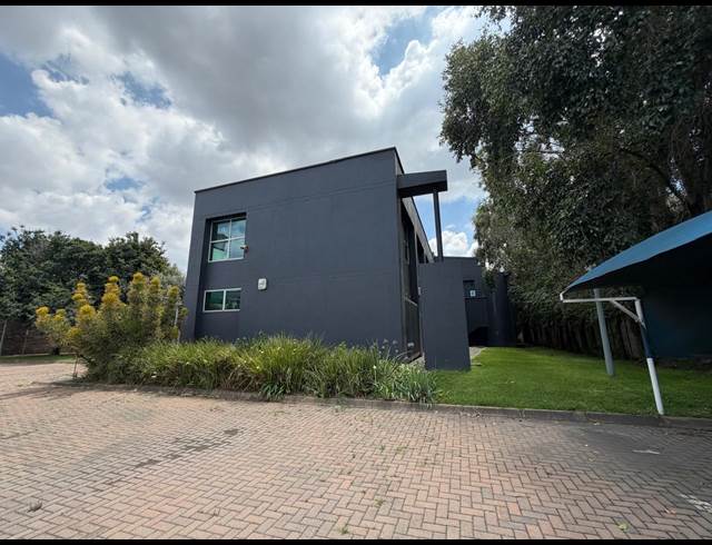 2,899M² WAREHOUSE TO LET IN CLAYVILLE