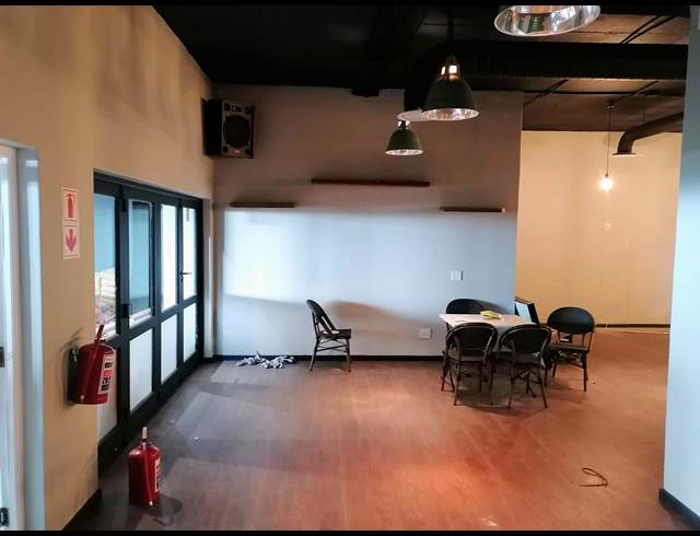 559M² RETAIL TO LET IN AURORA