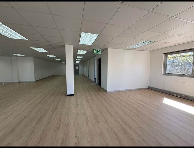 254M² OFFICE TO LET IN TYGER VALLEY